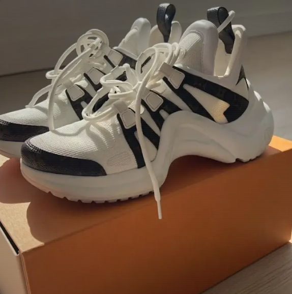 LV Archlight Trainer